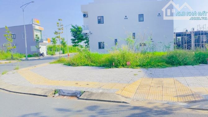 Cho thuê đất  140 m2 góc 2 mặt tiền khu TĐC An Bình - 10