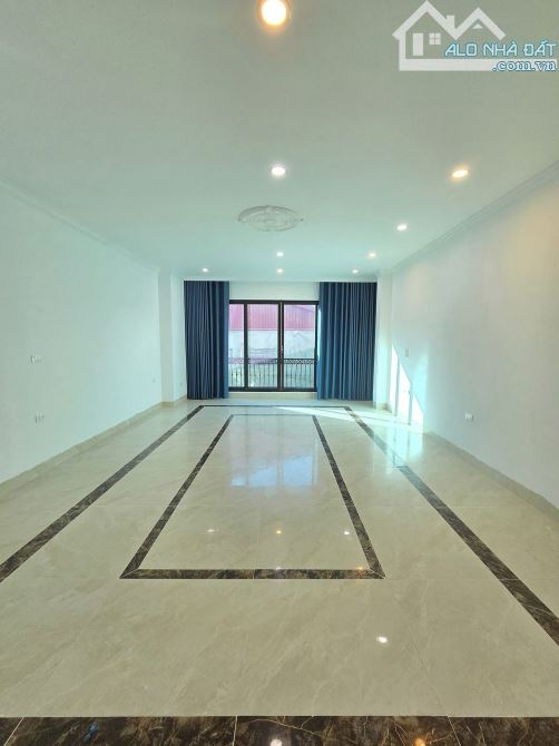 Nhà cực đệp ở luôn Lê Văn Lương Cầu Giấy. DT50m, 6 tầng 2 ngủ, MT5m Giá 20 tỷ Ngõ ô tô - 1