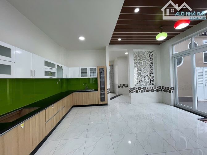 BIỆT THỰ KHU HỒNG PHÁT 9x20 - KẾ CÔNG VIÊN CÁCH TRẦN HOÀNG NA 100m GIÁ 11,2 TỶ - 1