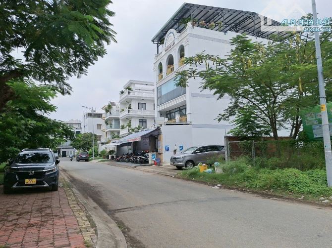 Đất Siêu Hiếm Siêu Đẹp Lô Góc 2 Mặt Tiền Công Viên Ngay BV Lê Văn Thịnh 240m2 Giá 23 Tỷ - 1