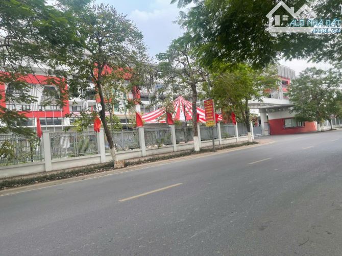 Bán nhà - Vũ Xuân Thiều - Ô tô đỗ cửa, Thoáng sáng vô cùng - 45m2 - 6,4 tỷ - 1