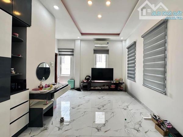 🏠Bình thạnh, Xe hơi ngủ trong nhà, cách Mặt tiền Nguyễn Văn Đậu 1 căn -5 Tầng -kinh doanh - 1