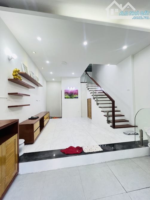 🌟 KIM GIANG 0Ô GÓC THOÁNG SÁNG - Ô TÔ TRÁNH 10M - CHỈ 50M TỪ MẶT PHỐ - TIỆN ÍCH NGẬP TRÀN - 1