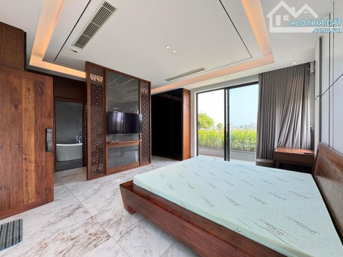 ⭐⭐⭐BÁN BIỆT THỰ 4 TẦNG NGUYỄN ĐÌNH THI - VIEW SÔNG 300M2 GIÁ 24,5 TỶ - 2