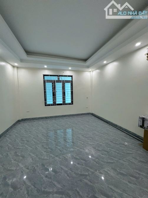 Bán nhà Yên Nghĩa 30m2 5 Tầng. Khoảng 400m ra Bxe, ga tàu điện. Giá 4tỷ4 - 2