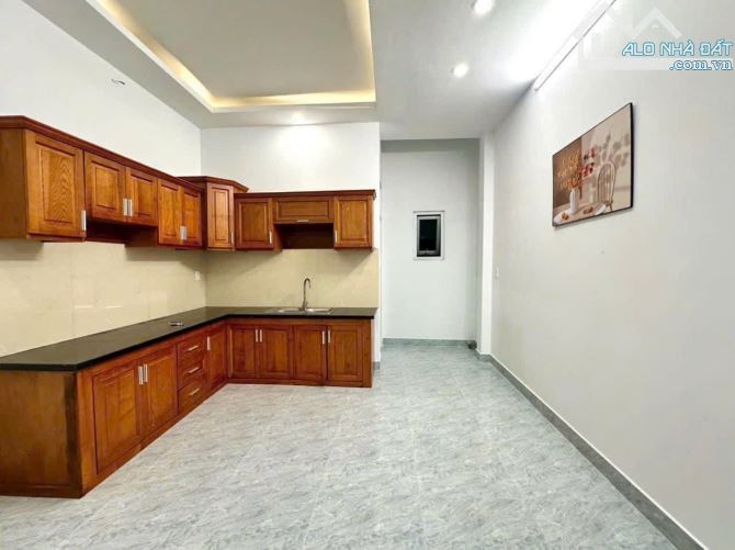 Giảm mạnh - Nhà Nguyễn Trọng Tuyển, P15, Bình Thạnh. Giá chỉ 4tỷ550/(4m x 14,57m). Sổ sẵn. - 2