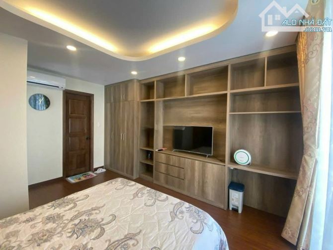 Nhà mới  nguyên căn góc 2 mt 5 tầng 52m2 full nội thất  Đinh Tiên Hoàng Q1 - 2