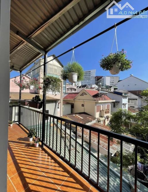 Khách sạn đường Đoàn Thị Điểm, cách chợ đêm Đà Lạt chỉ 10 phút đi bộ - giảm giá còn 6,3 tỷ - 2