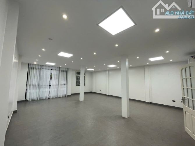 Nhà nguyên căn phố Gia Thụy cho thuê 80m2 với 5 tầng ngõ thông ô tô với giá chào 20 triệu - 2