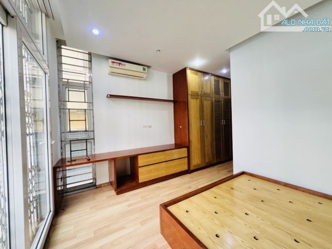 🌟 KIM GIANG 0Ô GÓC THOÁNG SÁNG - Ô TÔ TRÁNH 10M - CHỈ 50M TỪ MẶT PHỐ - TIỆN ÍCH NGẬP TRÀN - 2