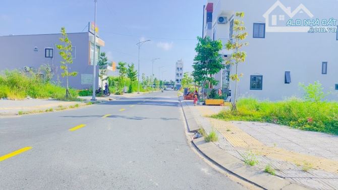 Cho thuê đất  140 m2 góc 2 mặt tiền khu TĐC An Bình - 3