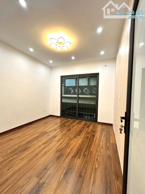 Bán nhà Thuỵ Khuê, Tây Hồ, 23m2, 1 ngoặt vào nhà, gần phố, hơn 5 tỷ - 3