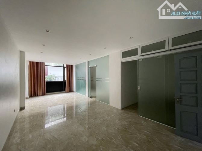 Nhà nguyên căn phố Gia Thụy cho thuê 80m2 với 5 tầng ngõ thông ô tô với giá chào 20 triệu - 3