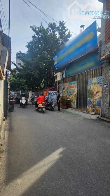 22 tỷ hơn - Bán Đất Xuân La, XĐ sát Ngoại Giao Đoàn - 140M2 - Ô tô tránh - 4