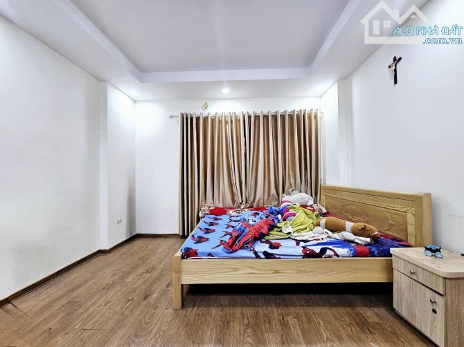 Bán nhà 5 tầng - 38m2 - ô tô đỗ cổng - gần phố - Giáp Ngoại Giao Đoàn, Xuân la. Nhỉnh 6 Tỷ - 4