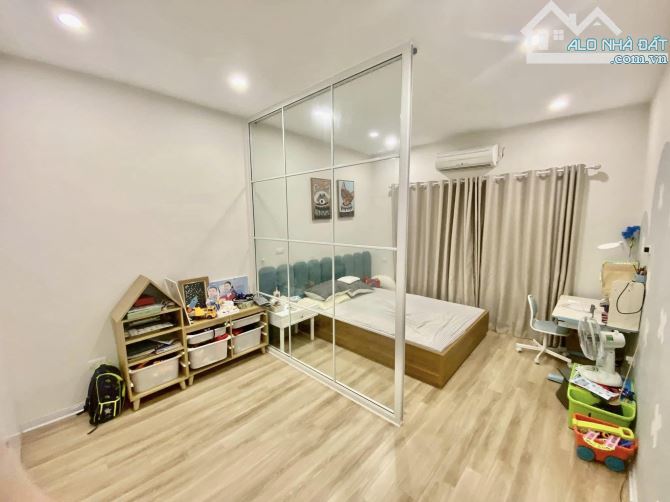 Hơn 5 tỷ nhà 40m2 4 tầng ngay trung tâm Đống Đa - đi lại thuận tiện - 4