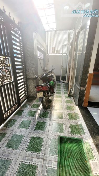 Nhà 7x15m Đúc 2 Lầu Gốc 2 Mặt Tiền Hẻm Đường Nguyễn Thị Sáu Hóc Môn Giá 6.9 Tỷ, SHR - 4