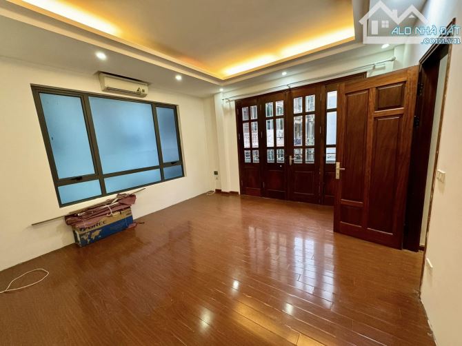 BÁN NHÀ ĐƯỜNG VƯƠNG THỪA VŨ, NGÃ TƯ SỞ. 40M2 - 5 TẦNG. GARA Ô TÔ. KINH DOANH. - 4