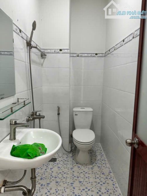 MẶT TIỀN KD NGUYỄN VĂN QUÁ, Q12 - 4 TẦNG, 7PN, 6WC GIÁ NHĨNH 12 TỶ - 4