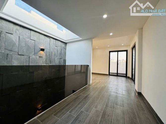 Cần bán căn nhà 67mx 4.5 tầng trần nhật duật , kinh doanh ol , spa , nail . Chỉ việc xáchở - 4
