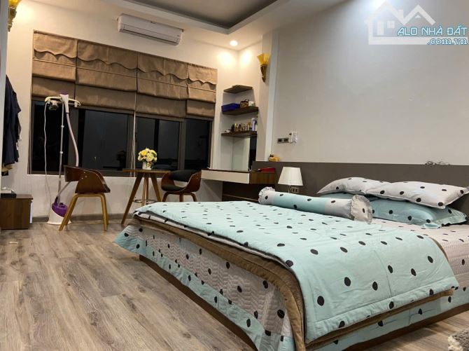 Cho thuê nhà nguyên căn Nguyễn Khoái , Hai Bà Trưng ,HN ,DT 32m x5, mới , full nội thất - 4