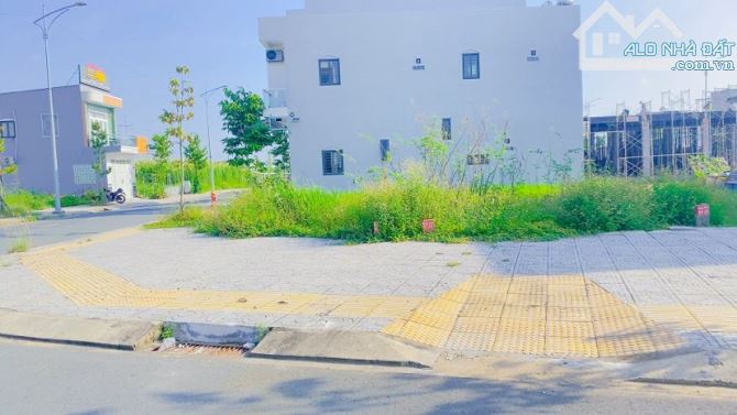 Cho thuê đất  140 m2 góc 2 mặt tiền khu TĐC An Bình - 5