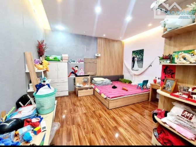 BÁN NHÀ MẶT ĐƯỜNG KHƯƠNG TRUNG. 70M2 - 4 TẦNG, KINH DOANH, VỈA HÈ RỘNG. - 5