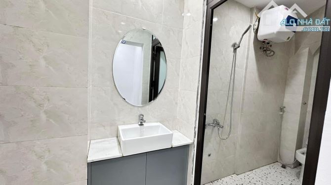 Hiếm! TT Nghĩa Tân- Cầu Giấy- Tầng 1, Kinh doanh- Ô tô tránh, 70m², 2 ngủ, 2wc chỉ 4.75 tỷ - 5