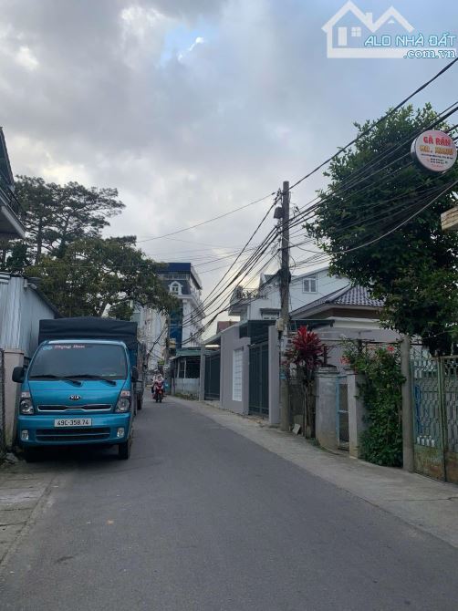 Cần bán nhà mặt tiền P10, gần Hồ Xuân Hương , tp Đà Lạt. 98,75m².  4tang, 10p, 14ty - 6