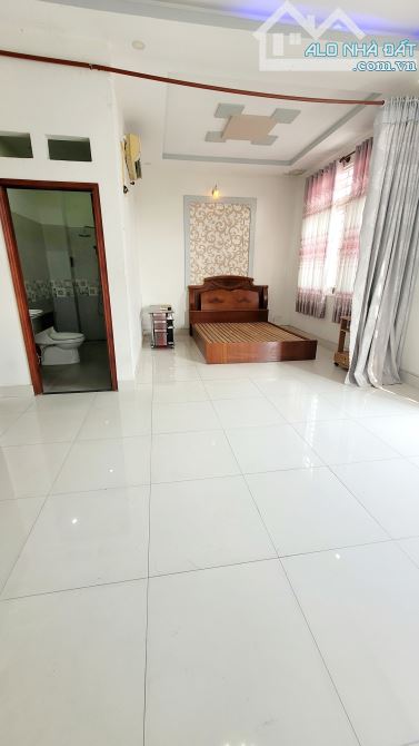 Nhà 7x15m Đúc 2 Lầu Gốc 2 Mặt Tiền Hẻm Đường Nguyễn Thị Sáu Hóc Môn Giá 6.9 Tỷ, SHR - 7