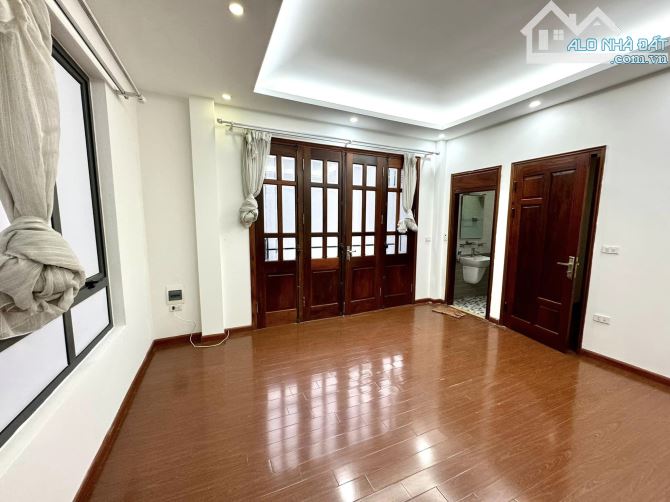 BÁN NHÀ ĐƯỜNG VƯƠNG THỪA VŨ, NGÃ TƯ SỞ. 40M2 - 5 TẦNG. GARA Ô TÔ. KINH DOANH. - 7