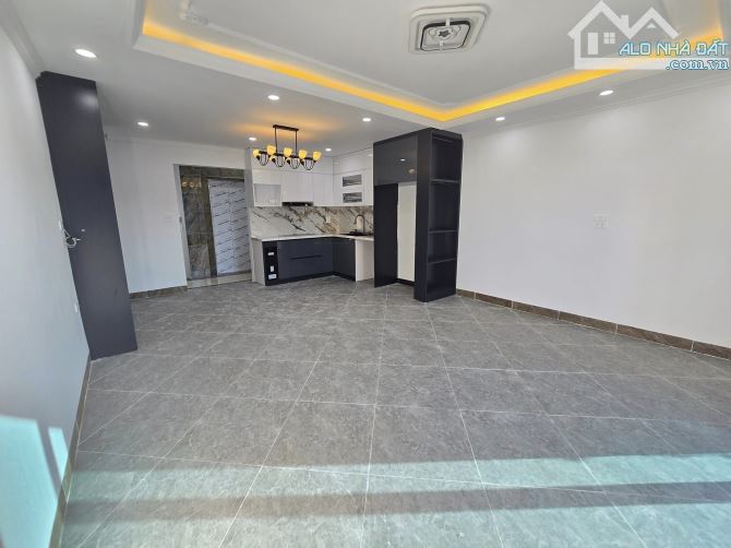 Nhà cực đệp ở luôn Lê Văn Lương Cầu Giấy. DT50m, 6 tầng 2 ngủ, MT5m Giá 20 tỷ Ngõ ô tô - 8