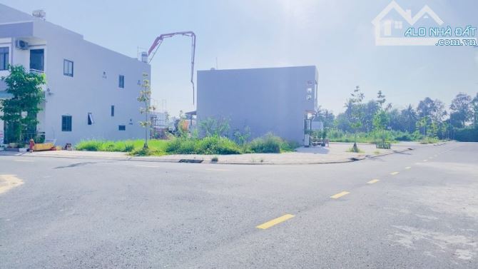 Cho thuê đất  140 m2 góc 2 mặt tiền khu TĐC An Bình - 9