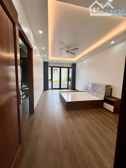 Long Biên, tuyệt phẩm nhà mới đẹp, gara ô tô, thang máy, 5 tầng, 100m2 - 4