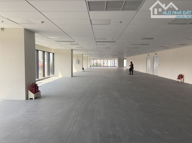 Cho thuê văn phòng tòa nhà Lancaster Luminaire giá tốt DT từ 196m2 - 1000m2