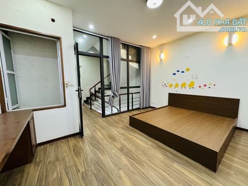 Bán Nhà Phân Lô 50m² Khu Văn La, Hà Đông - Gara Ô Tô, Vỉa Hè, Kinh Doanh Vip - Giá 12.8 Tỷ