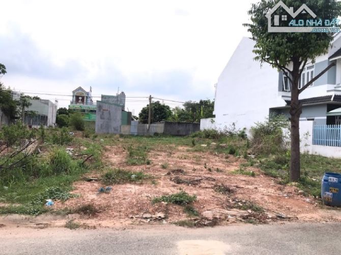 Cần bán đất Đức Hòa ngay trường THPT Đức Hòa 100m2 giá bán 960 triệu siêu rẻ