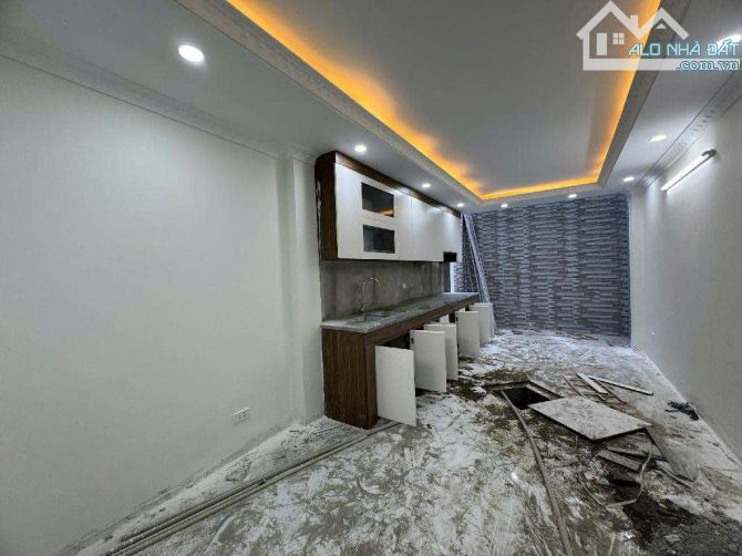 Nhà Ngọc Hồi 50m2, ô tô tránh 20m, gần phố lớn, giá nhỉnh 5 tỷ.