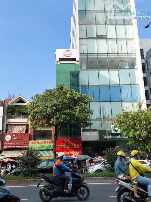 Mặt Tiền Cộng Hòa ngay Lotte Mart. DT: 4x20m, 5 tầng thang máy ốp kính giá 27.5 tỷ