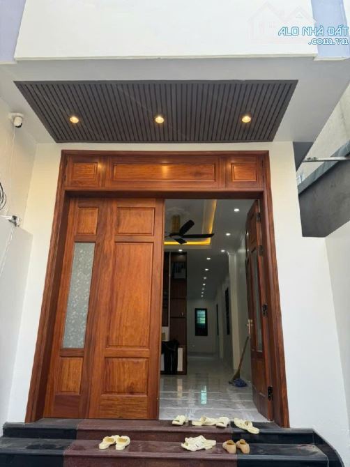 MẶT PHỐ PHÚ LƯƠNG, HÀ ĐÔNG, LÔ GÓC, VỈA HÈ, Ô TÔ TRÁNH, KINH DOANH SẦM UẤT