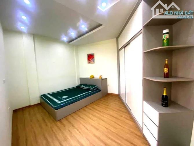 Bán nhà ngõ đình đông, quận hai Bà Trưng, 5 tầng 30m2 5.6 tỷ