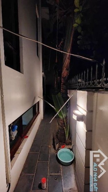 Bán Biệt Thự 5.2ha Yên Hòa DT 310m2, Mặt tiền 18m - 4 Ô tô tránh - Giá 109 tỷ