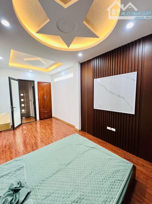 Nhà rất đẹp, giá tốt phố Kim Mã, 35m xây 5 tầng giá 6,4 tỷ, rất hiếm