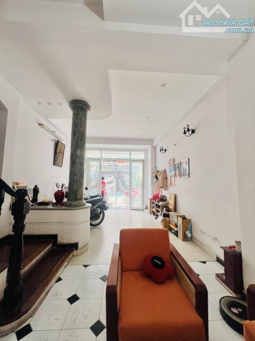 XE HƠI THÔNG , HỒNG BÀNG P1 Q11 , 65M2 , 7c Vô Nhà , CHỈ 7.x TỶ - 10