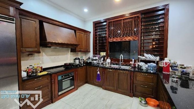 Bán Biệt Thự 5.2ha Yên Hòa DT 310m2, Mặt tiền 18m - 4 Ô tô tránh - Giá 109 tỷ - 10