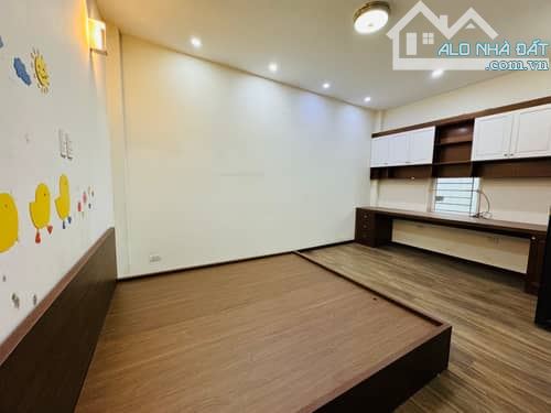 Bán Nhà Phân Lô 50m² Khu Văn La, Hà Đông - Gara Ô Tô, Vỉa Hè, Kinh Doanh Vip - Giá 12.8 Tỷ - 1