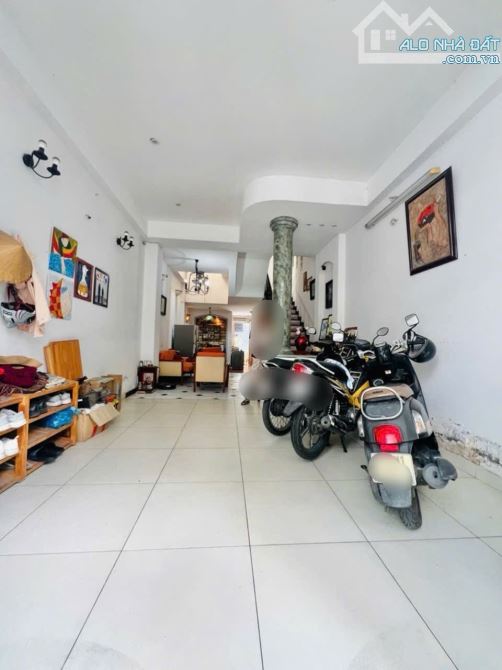 XE HƠI THÔNG , HỒNG BÀNG P1 Q11 , 65M2 , 7c Vô Nhà , CHỈ 7.x TỶ - 1