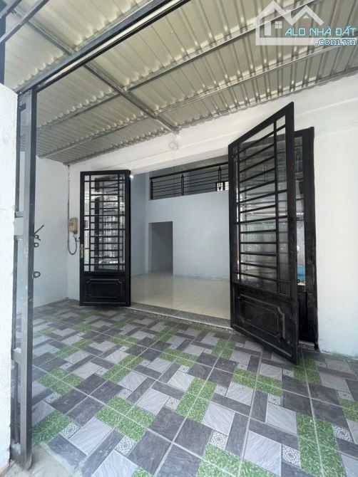 Nhà mới, ở liền 1 trệt 1 lầu, 80m2 đường Hương Lộ 2 - 1