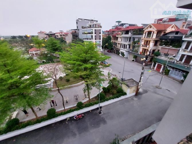 VIEW HỒ, CÔNG VIÊN, PHỐ LÂM HẠ, LONG BIÊN, DT 80 M, GIÁ 27 TỶ 8, KD SẦM UẤT, VỈA HÈ RỘNG - 1