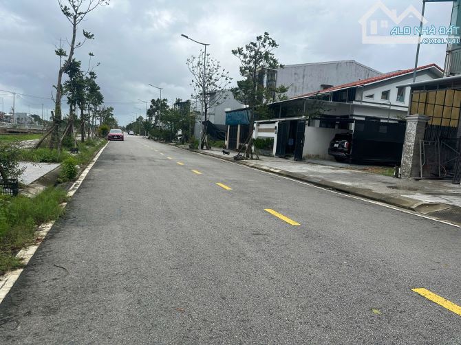BÁN ĐẤT TẶNG NHÀ 2 TẦNG KINH DOANH VIEW KÊNH HƯƠNG SƠ - 1